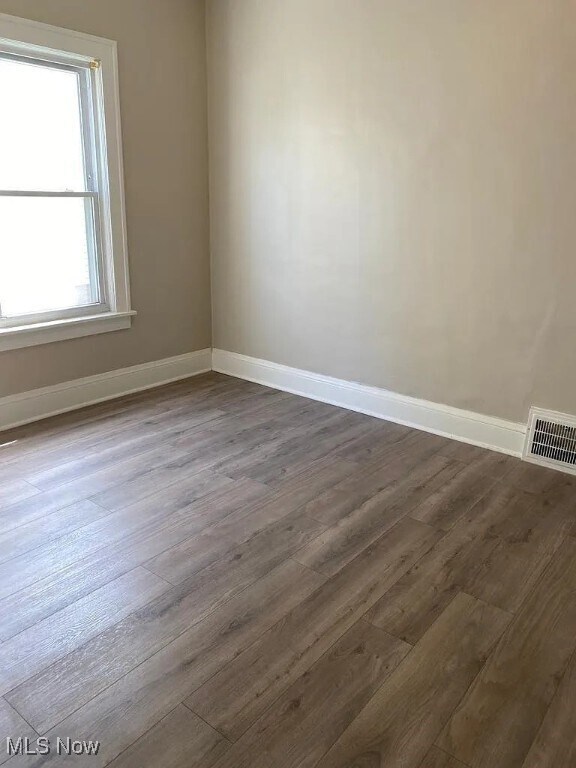 Building Photo - 2215 Chesterland Ave