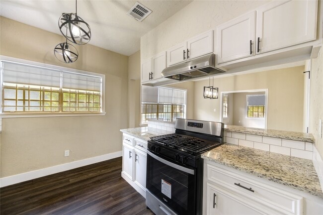 Building Photo - 306 Morris St