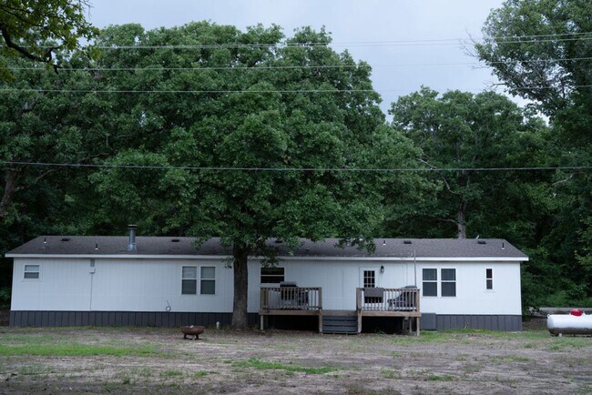 Building Photo - 2988 Lisa Dr