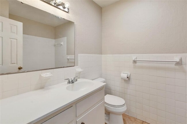 Building Photo - 10407 Button Quail Dr