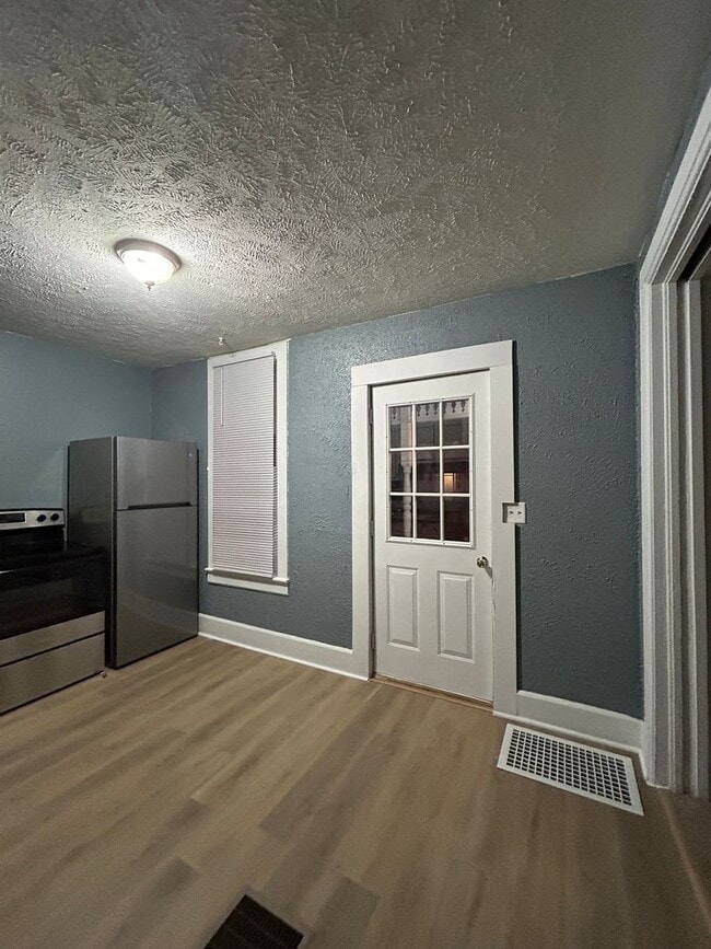 Building Photo - Unique 3-Bedroom, 2-Bathroom Home with Mother-In-Law Suite – $1,600/Month