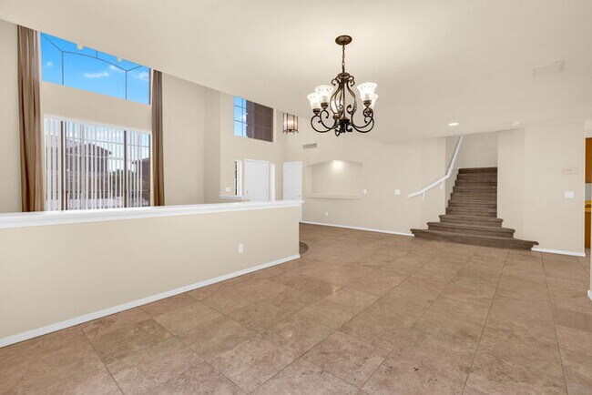 Building Photo - 1412 E Powell Way