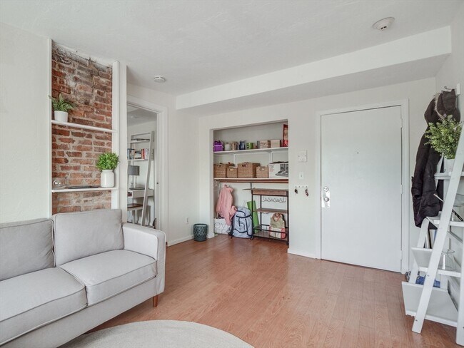 Building Photo - 30 Mercer St