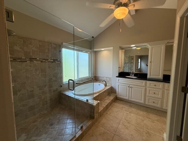 Building Photo - White Picket Fence Home in Irvine