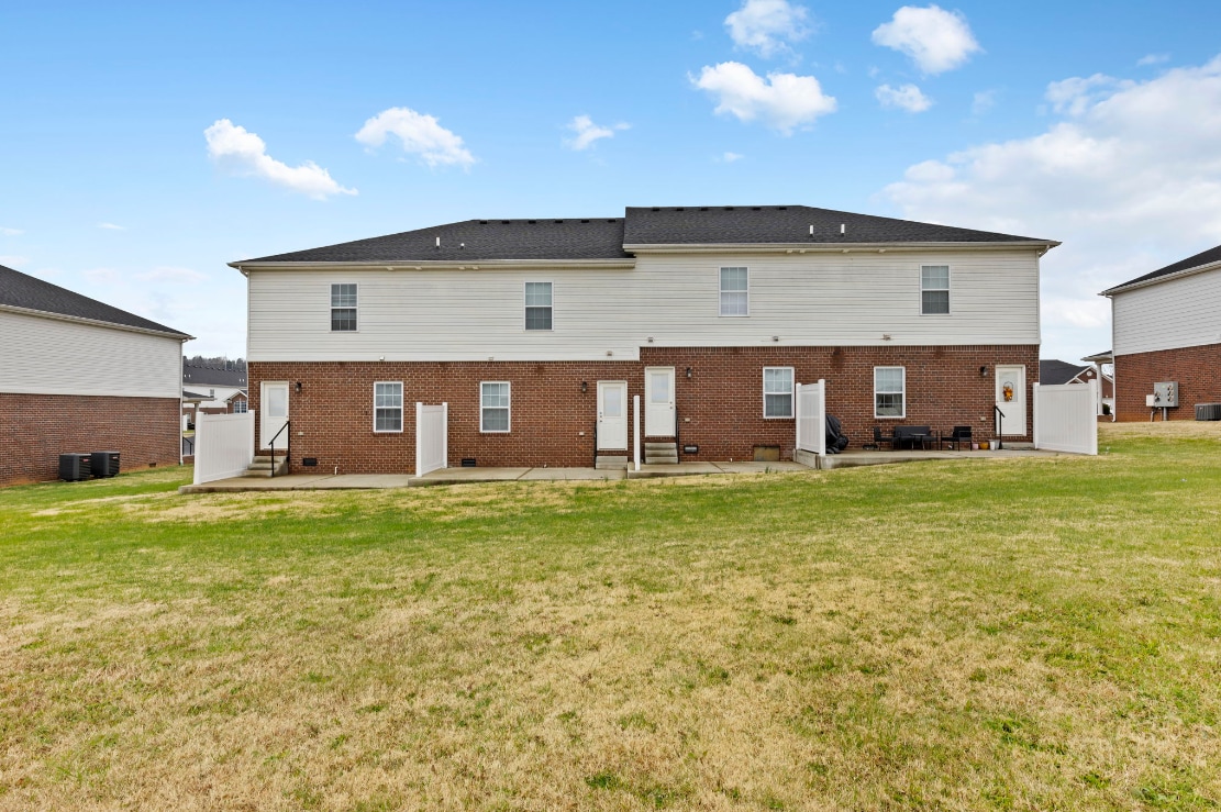 Building Photo - 730 Village Creek Dr