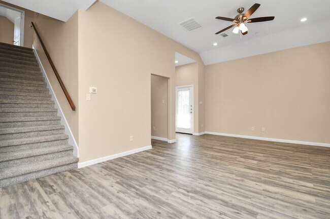 Building Photo - 2319 Bermuda Palms Dr