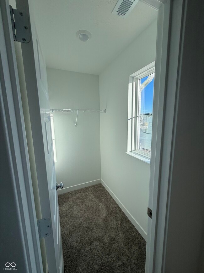 Building Photo - 6468 Tutelo Dr