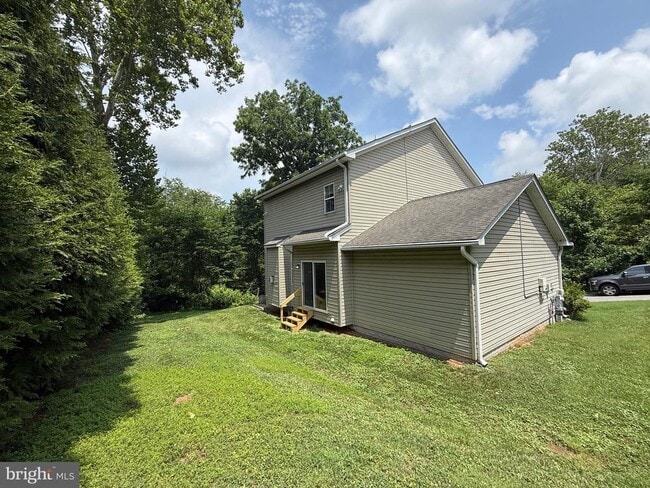 Building Photo - 10215 Daventry Dr