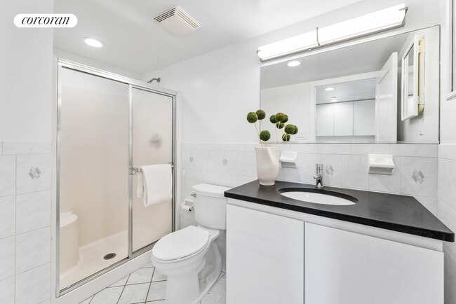 Building Photo - 489 Broome St