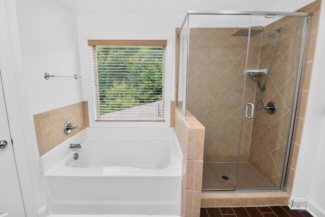 Building Photo - 549 Daventry Ct