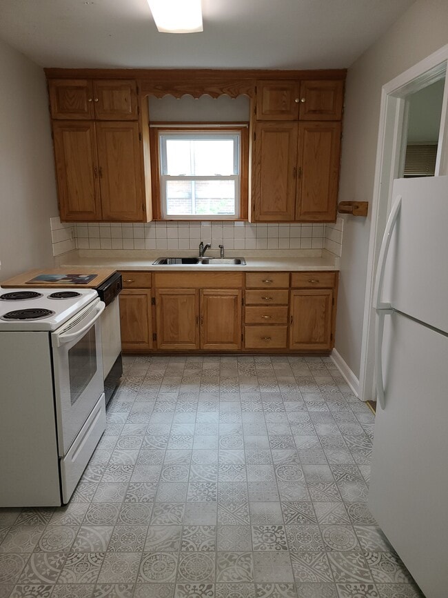 Building Photo - 519 5th Ave SW