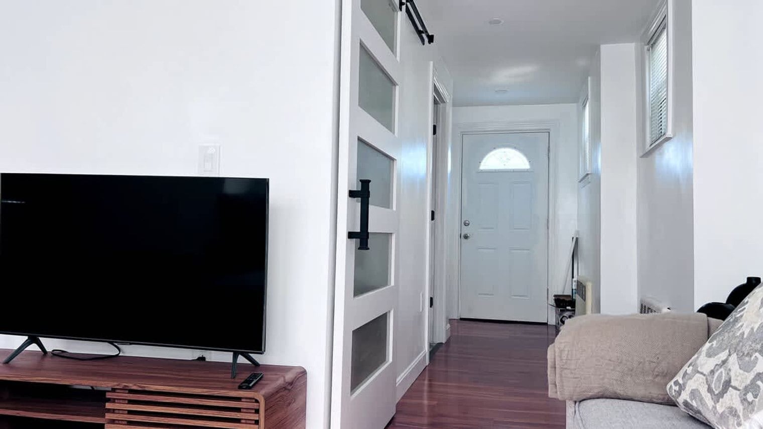 Building Photo - 21 Bullocks Point Ave