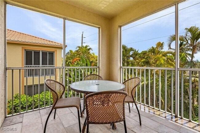 Building Photo - 15571 Bellamar Dr