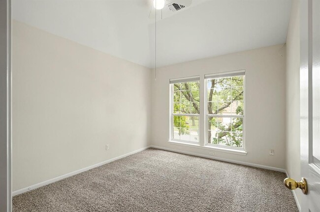 Building Photo - 6921 Auckland Dr