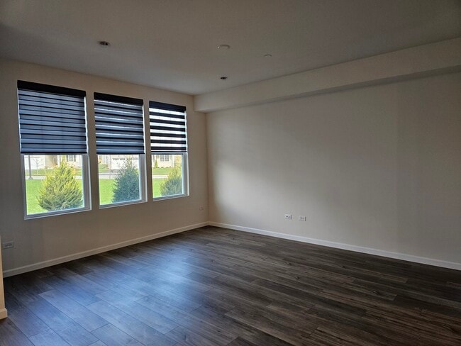 Building Photo - 5954 Hawkweed Dr