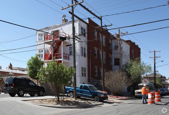 Building Photo - 1116 N Oregon St