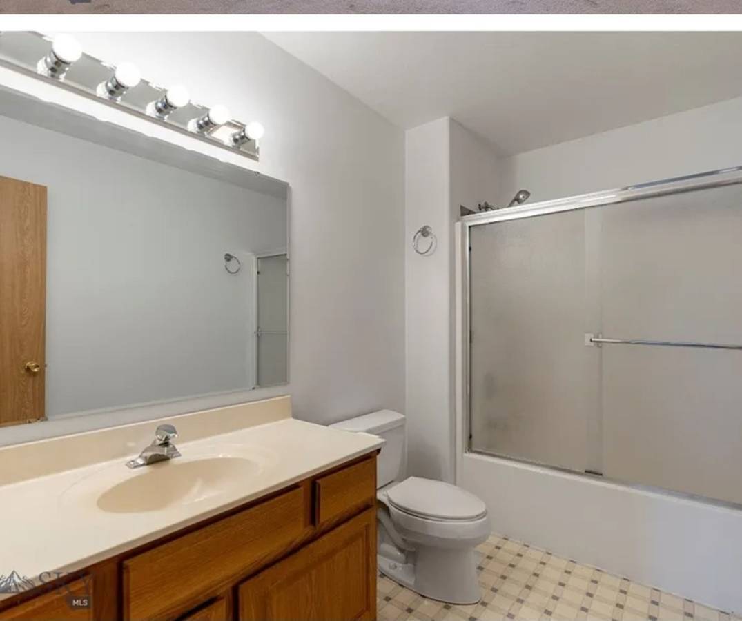 Building Photo - 803 N Grand Ave