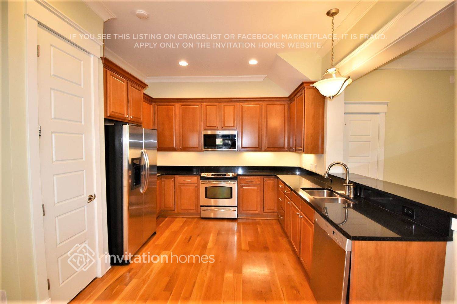 Building Photo - 506 Camellia St
