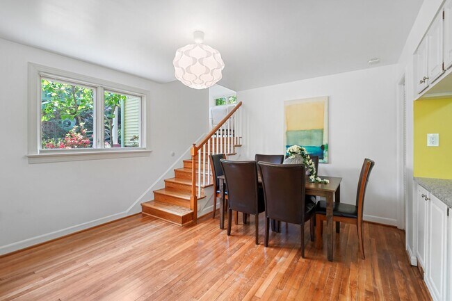 Building Photo - 3 Bed 1.5 Bath - Takoma Park Cottage - Mov...