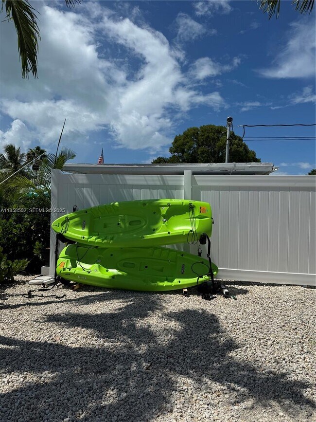 Building Photo - 1301 Grouper Dr