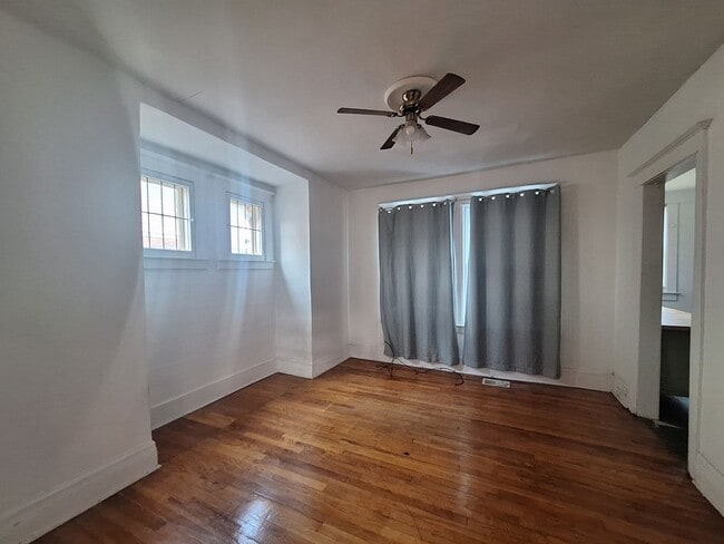 Building Photo - Come see your new home!