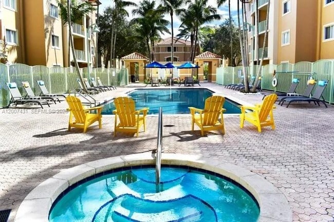 Building Photo - 4041 N Pine Island Rd