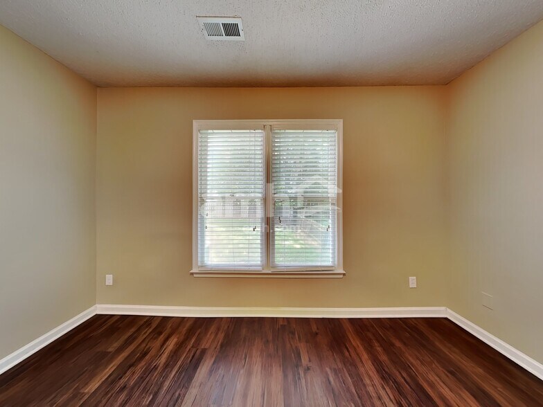 Building Photo - 4408 Eagle Rock Rd