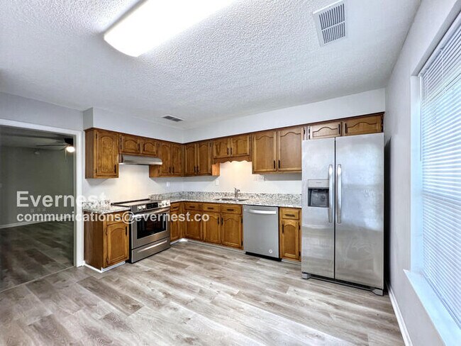 Building Photo - 8350 Greenbrook Pkwy