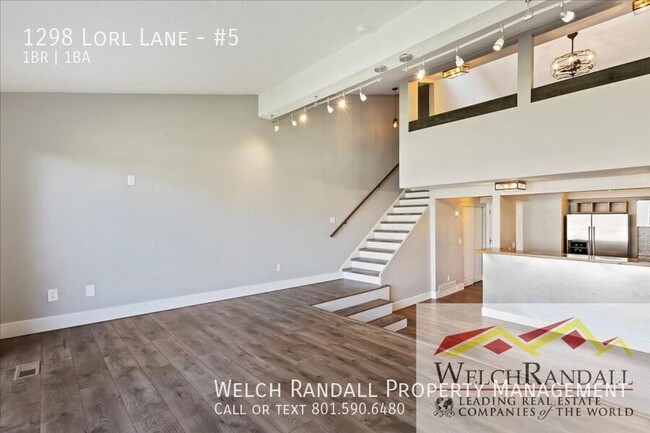 Building Photo - Recently Remodeled, Spacious 1 Bedroom Condo