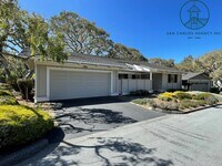 Building Photo - Two Bed Home in Country Club Gate Community