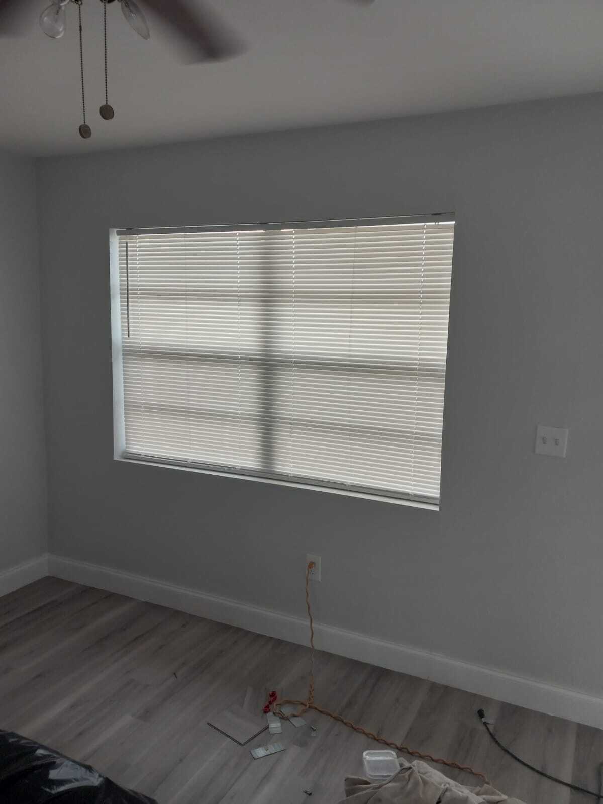 Building Photo - 501 NE 24th Pl