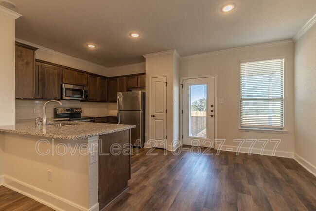 Building Photo - 10351 Lynwood Crk