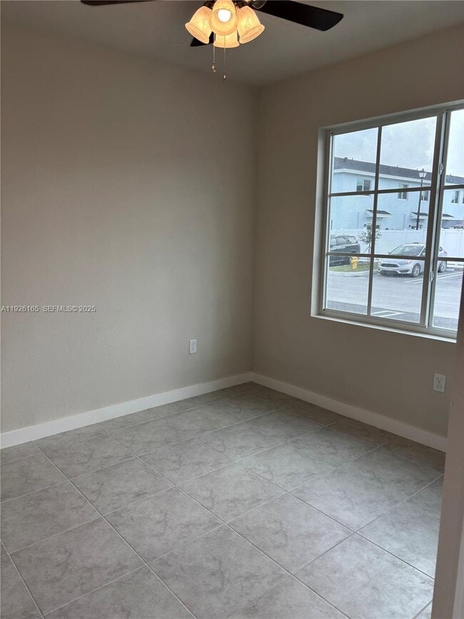 Building Photo - 551 NW 10th St