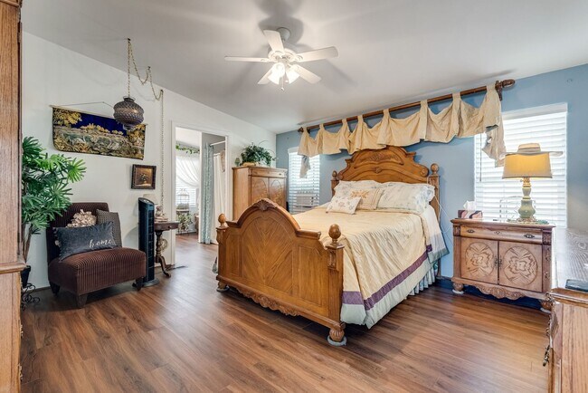 Building Photo - Charming Furnished Home in Age-Restricted ...