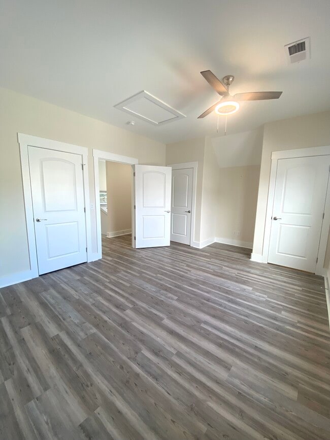 Building Photo - 137 Marblehead Dr