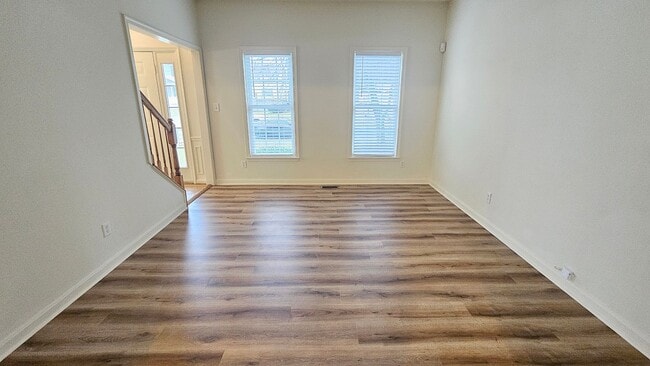 Building Photo - Bright & Spacious Home in Fredericksburg!