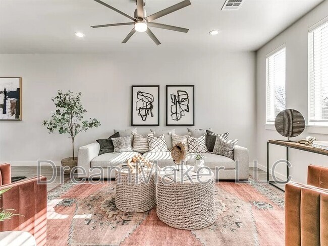 Building Photo - 2807 Clifton Ter