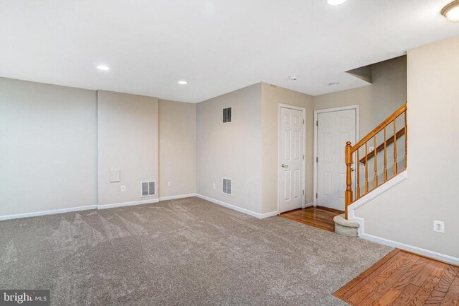 Building Photo - 9662 Potters Hill Cir