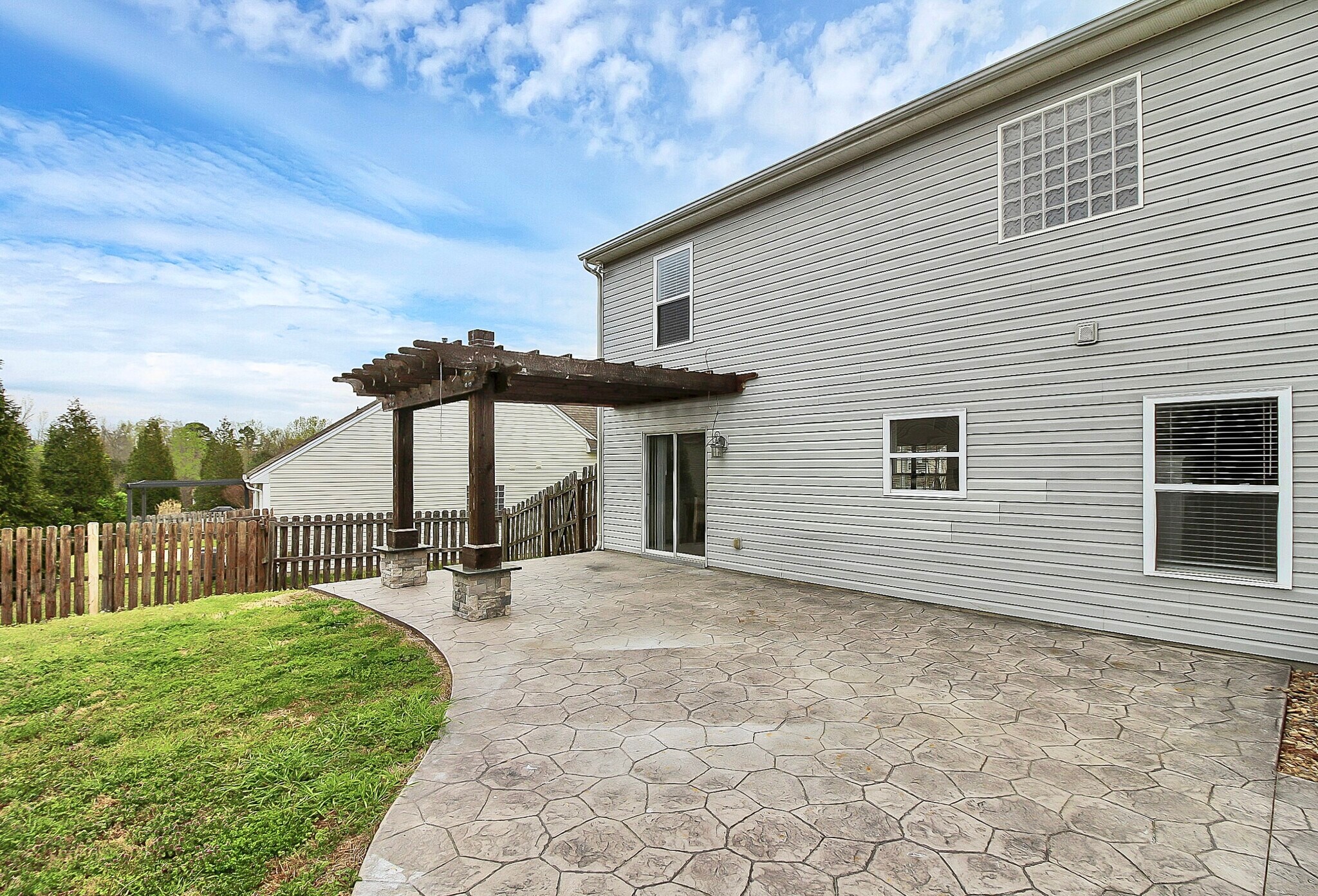 Building Photo - 1711 Rustic Arch Way