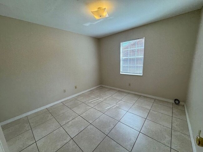 Building Photo - Pensacola - Pinehurst Subdivision - 3 bedr...