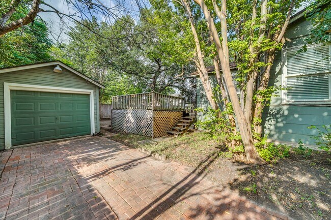 Building Photo - 136 Harmon Dr