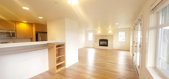 Building Photo - 2012 Minor Ave E