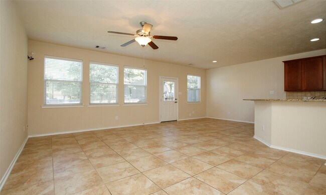 Building Photo - 14 BowerBank Ct