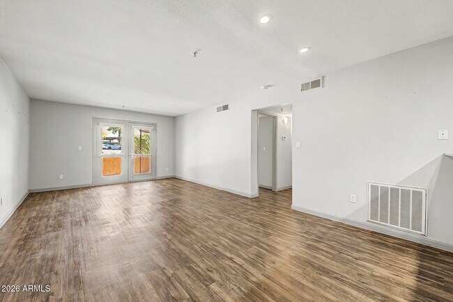Building Photo - 4704 E Paradise Village Pkwy N