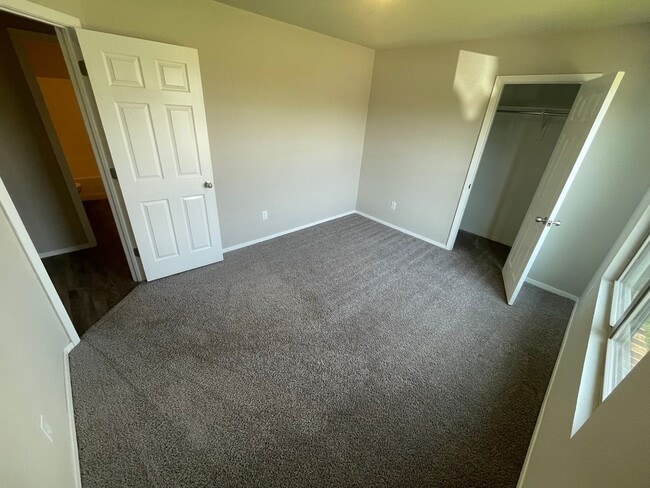 Building Photo - 3 bedroom 2 bath home for rent in Elkins