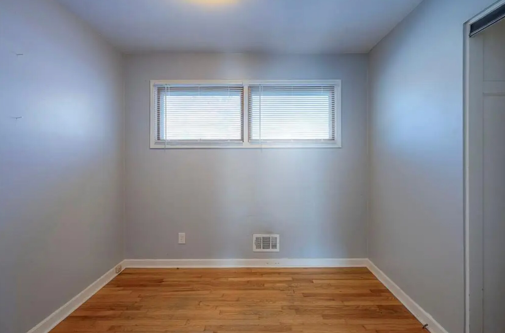 Building Photo - 6901 W 78th Ter