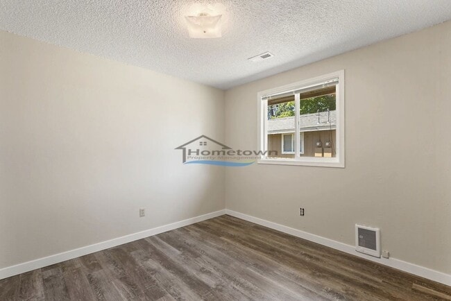 Building Photo - 342 W Davidson Ave
