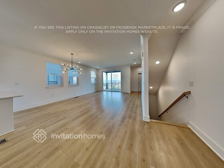 Building Photo - 428 38th Ave N