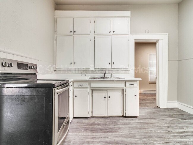 Building Photo - 1740 NW 11th St