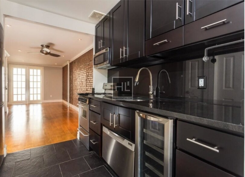 Building Photo - East 7th Street